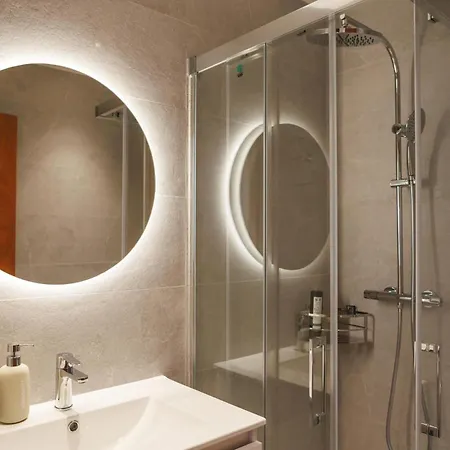Bravissimo Santa Clara Penthouse 1, With 3-bedrooms * Girona